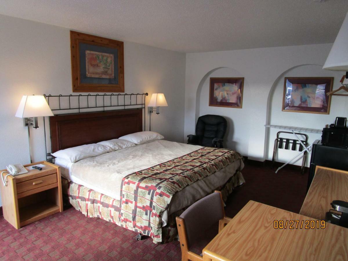 North Country Inn & Suites Mandan Exterior foto